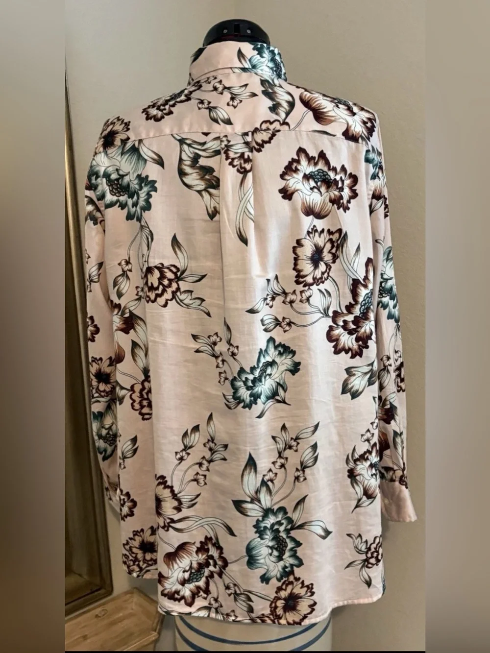 Lauren Ralph Lauren Women’s 1X Floral Button Front blouse. I - Picture 4 of 7